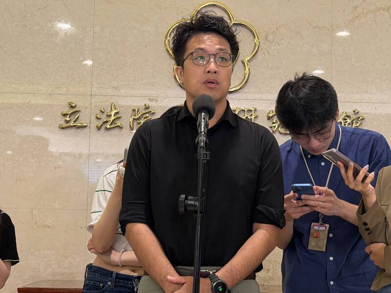 蔣萬安推公務員人人有AI助理員 沈伯洋倡一局處一AI專員
