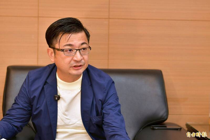 宿醉大鬧動土典禮!謝典霖道歉竟稱「檢討酒量」 張育萌轟:過太爽