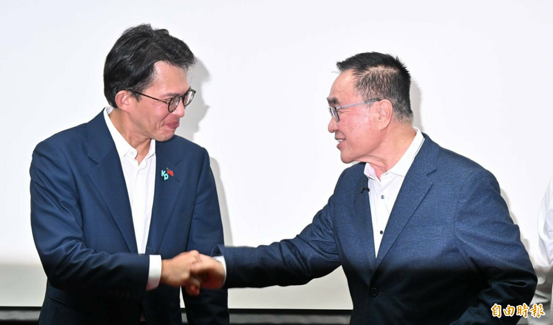怒轟李四川放黃國昌出來亂咬叫 四叉貓:超速仔有種就去告!