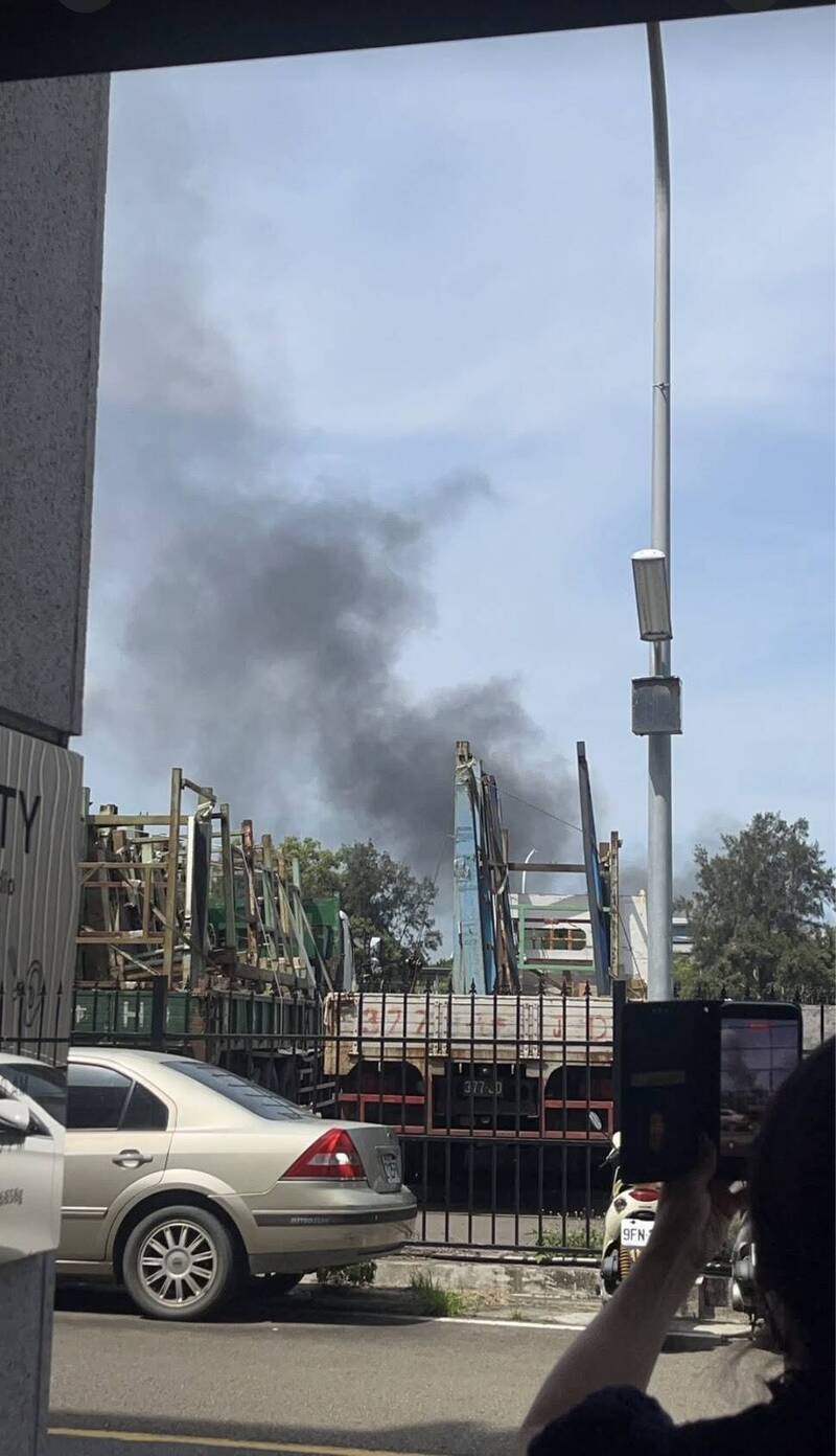 新竹空軍基地傳火警 消防員前往灌救