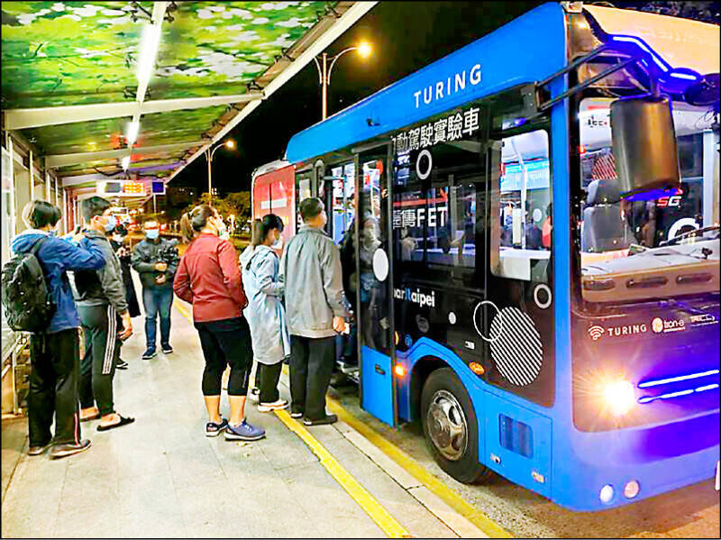 蔣萬安拋2028自駕公車願景 何孟樺:恐只是科技實驗品