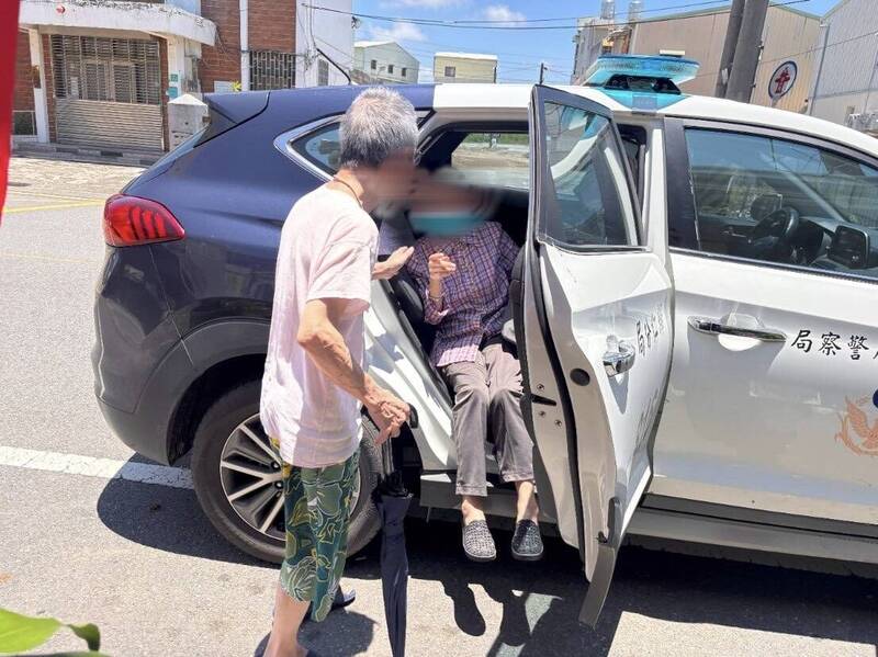 尋弟300公里!9旬基督徒阿嬤迷路找教堂 歸仁暖警化身天使助團圓