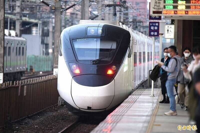 搭台鐵遇冷氣故障車長廣播「記得去退費」60萬人驚:居然能退?