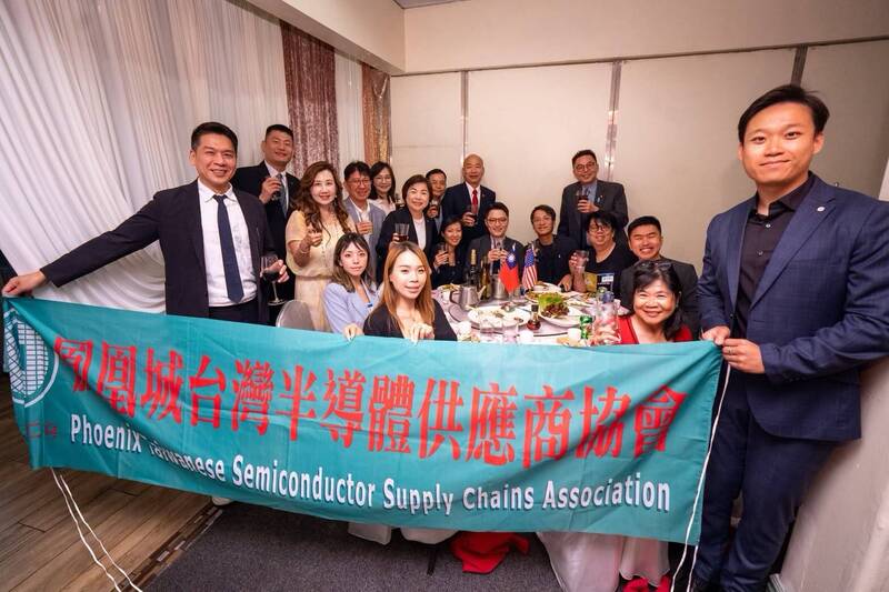 鳳凰城參訪以神話故事妙喻 韓國瑜:台積電如奶油般帶來商機