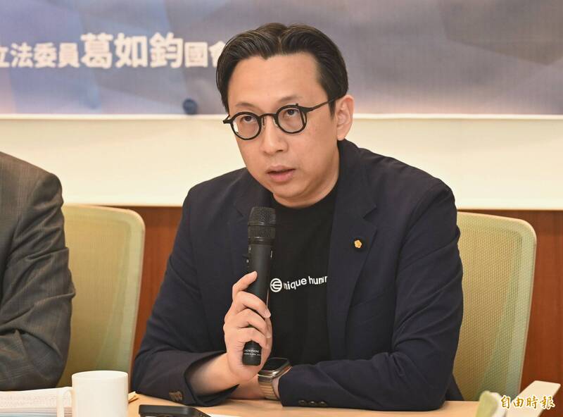承認是威如股東! 葛如鈞:小額認購挺同窗 將拋棄股份及權益