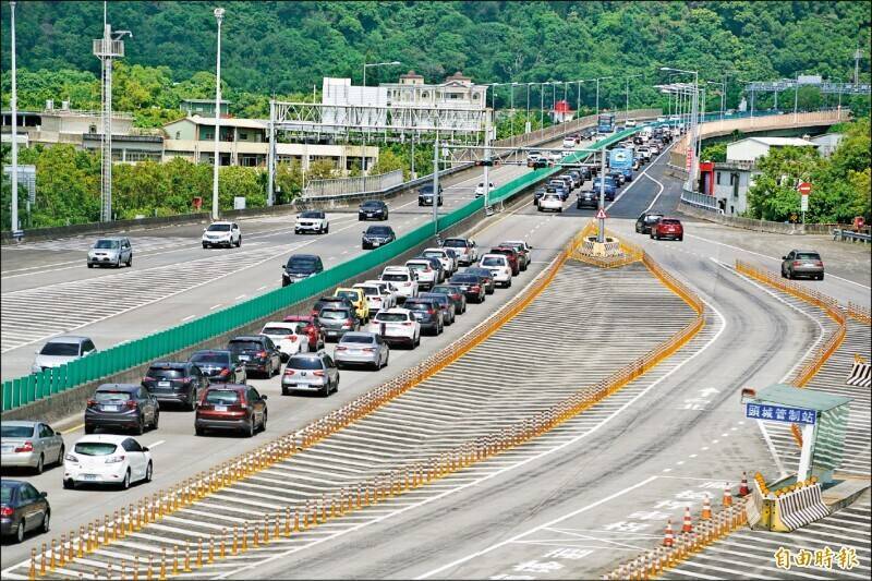 國5逼車還4度蛇行擋道犯強制罪 宜蘭男賠償和解獲緩刑