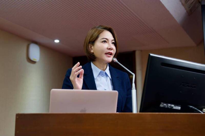 行政院明推修法禁止持有電子煙 陳菁徽促執法勿紙上談兵