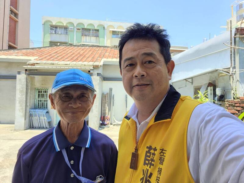 拜訪旗津文史工作者 議員參選人倡議設立「高雄文化資產建材銀行」