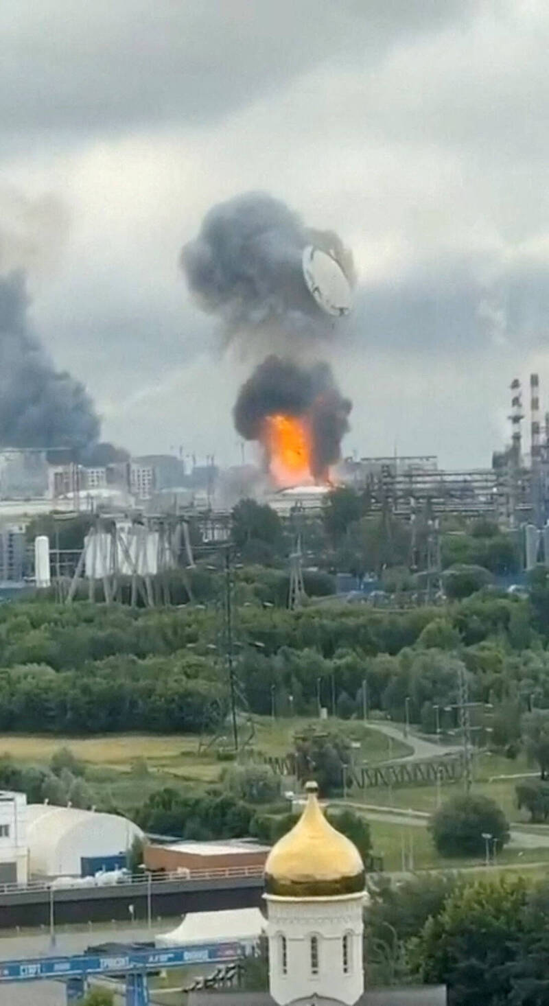 烏克蘭無人機重創莫斯科煉油廠 估停機半年加劇俄國燃料荒