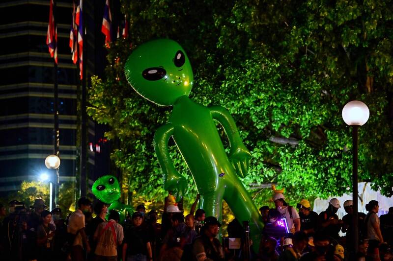 悚！數百萬人深夜突收到「外星人將攻擊」國家警報 官方證實了