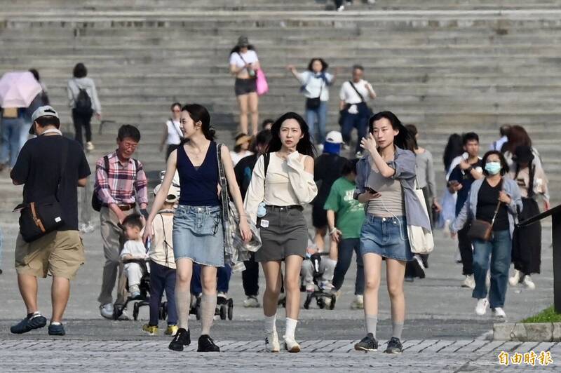 未來一週高溫上看37度！「巴威」可能生成 吳德榮曝多擾動發展中
