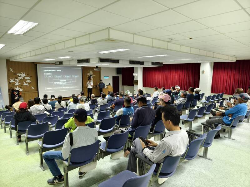 台南城西潮汐溝水體變深褐色 環保局澄清非污染