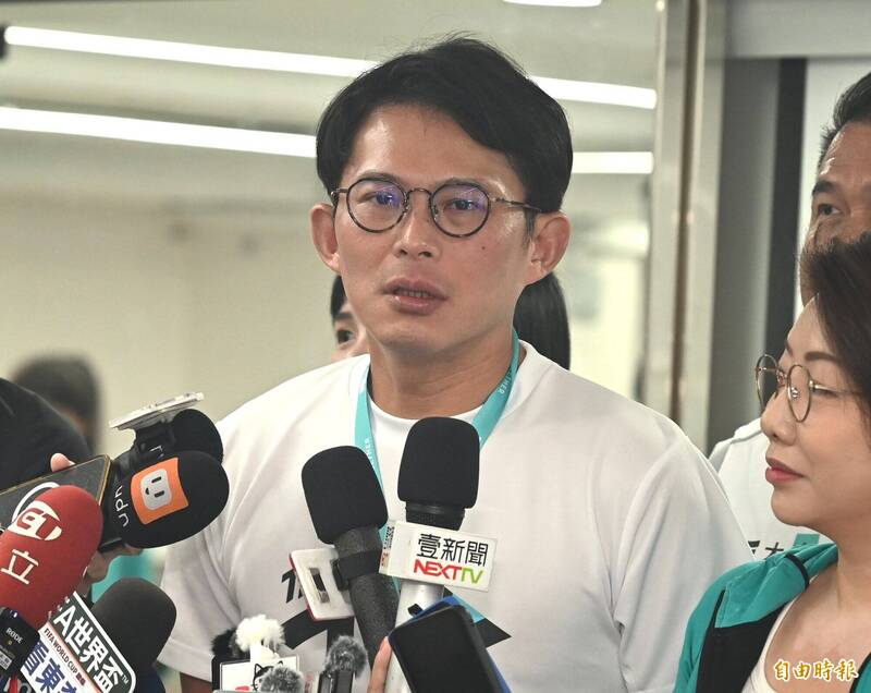 吳乃仁欠1.7億管收12天獲釋!黃國昌酸台糖跪了:會不會太可笑?