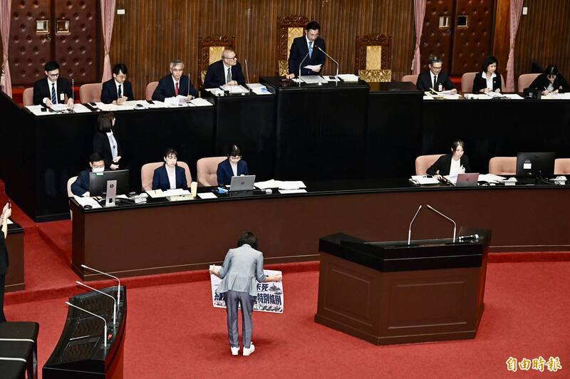 盧秀燕狂切無人機議題 何欣純籲別光喊話