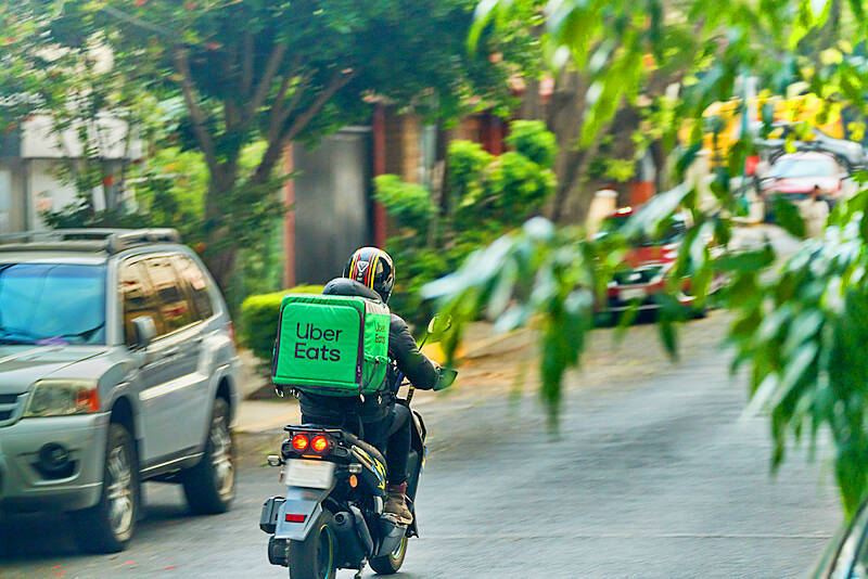 《TAIPEI TIMES》Uber motorcycle program illegal: Taipei