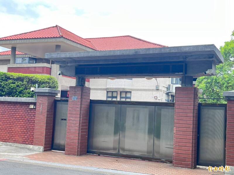 獨家》楊文科縣長公館淪駐衛警「砲房」? 前駐衛警被婚外情女友爆料始亂終棄