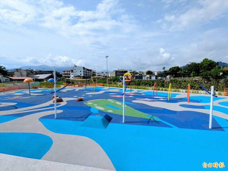 南投玩水新選擇!集集清水溪公園活動多 竹山推氣墊水樂園