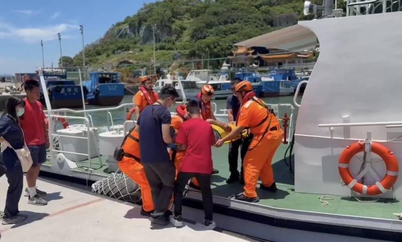北竿鄉男子昏迷 馬祖海巡隊派船後送