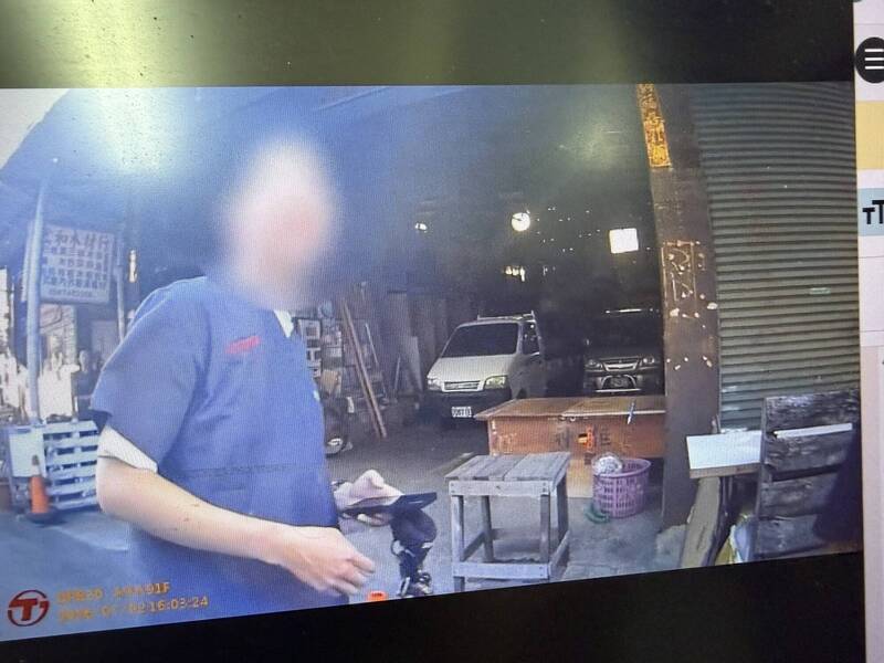 高雄披薩店傳「鐵掌教育」驚動警方 老闆道歉暫停營業