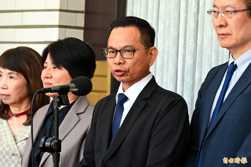 無人機特別條例4版本付委 民眾黨團:鍾佳濱版「無上限」不予支持