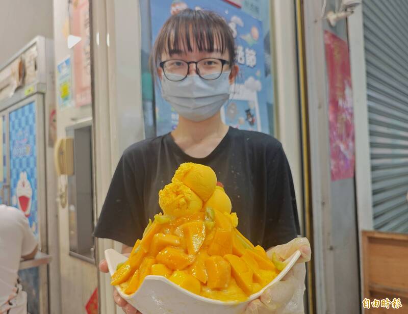 酷暑來呷冰!台南「芒果故鄉」人潮爆棚
