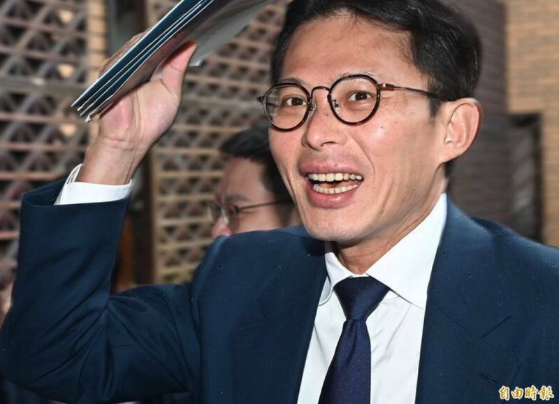 爆凱思股東「陳美吟」因黃國昌被限制出境 四叉貓猜:檢調約談過了