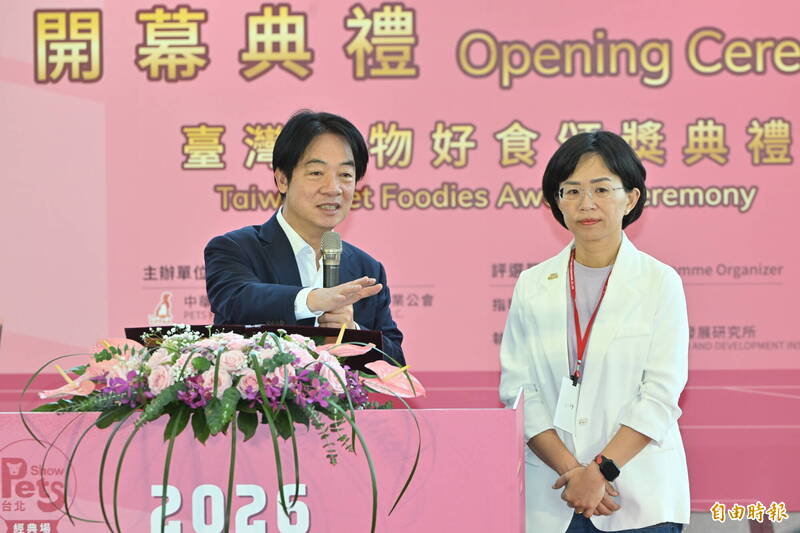 「狗派」賴清德與蘇巧慧同台寵物用品展!笑稱要幫蔡英文、蕭美琴貓狗買禮物