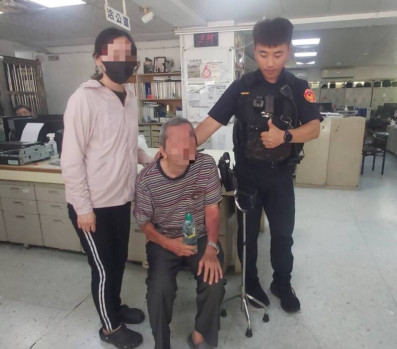 阿公買早餐失聯8小時 竟是代步車電力耗盡卡車陣