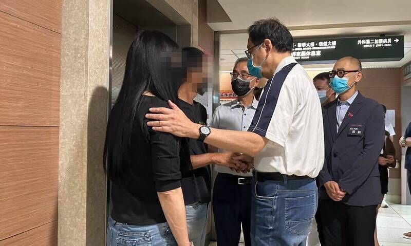 張善政探視槍傷警員 承諾全力協助醫療與照顧