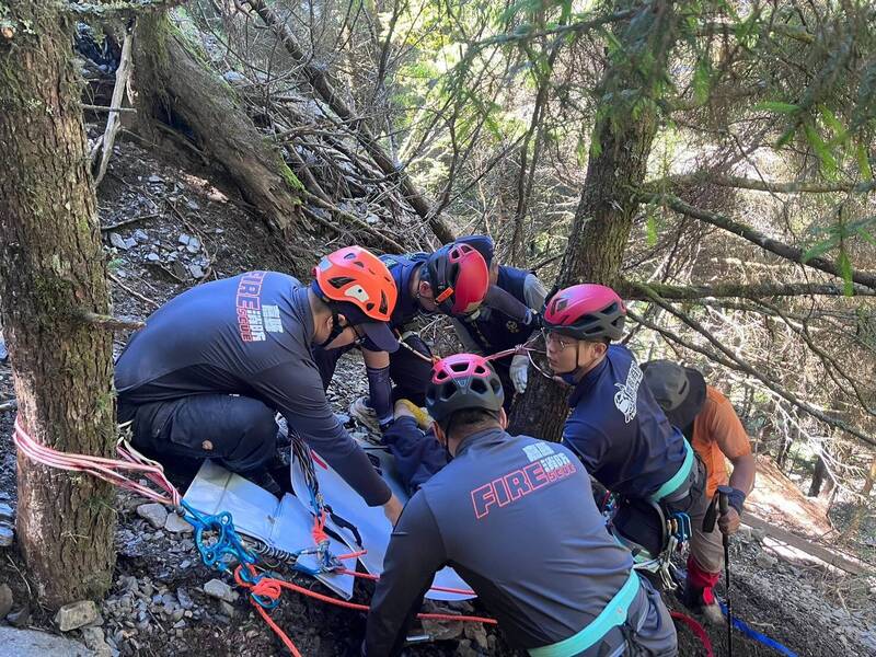 玉山群峰步道山難 60歲山友墜落50公尺身亡