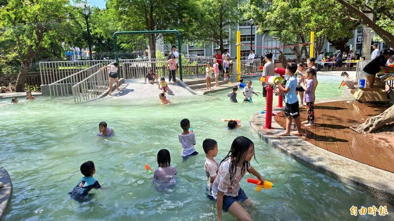 暑假清涼一夏! 南投市中山公園免費兒童戲水池開放