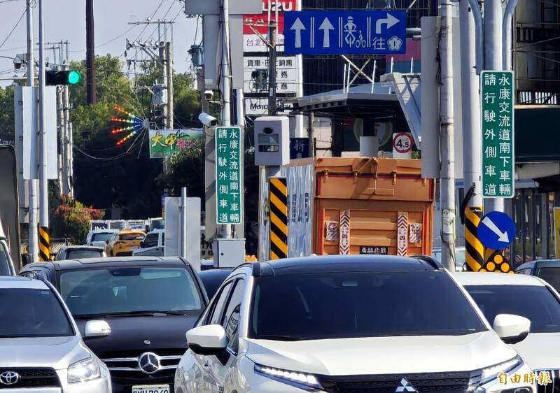 台南上半年超速、闖紅燈取締冠軍都在「這1區」 違規時段令人意外