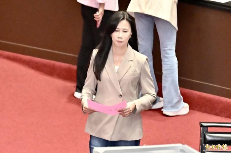 萬美玲兒爆霸凌黑歷史!吳靜怡預言藍營3大炸彈恐引爆骨牌效應