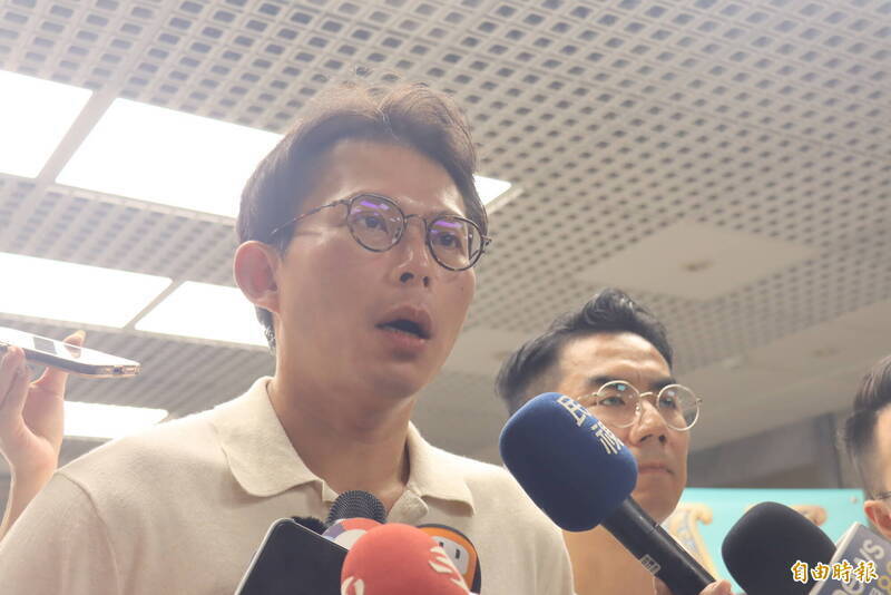 黃國昌批「肉搜未成年變態」 四叉貓反酸:只要心虛就罵我變態