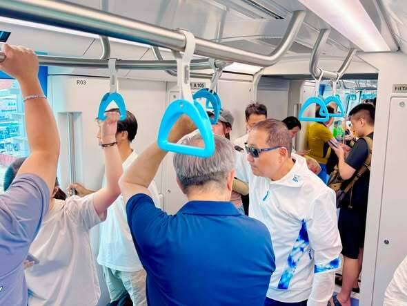 三鶯線通車後首個週末 侯友宜搭乘了解營運狀況