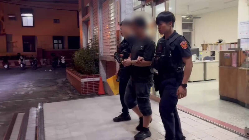 花蓮男「聽錯話」持西瓜刀殺進機車行 烏龍糗爆還被逮