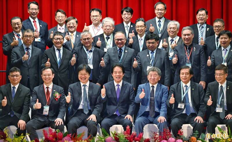 賴總統下午出席「中華民國牙醫師公會全國聯合會第十六屆第一次會員代表大會」。（記者方賓照攝）
