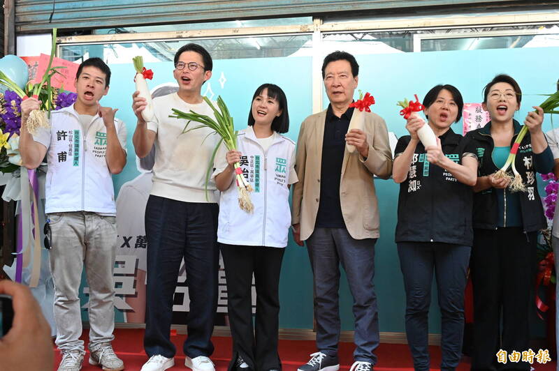黃國昌批民進黨「黨檢媒一體」 酸沈伯洋忘了立委職責