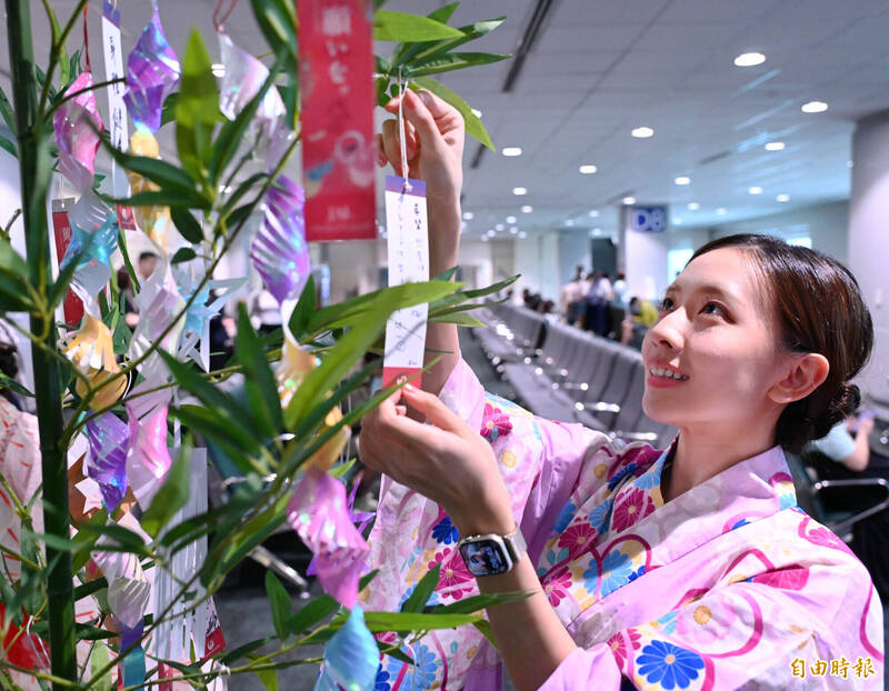 日本航空七夕祭 旅客寫下心願祈福