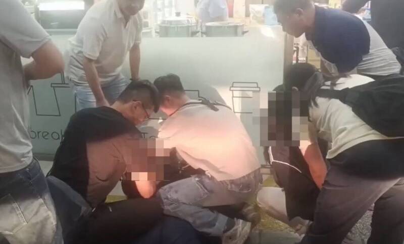 抓到了!高雄60歲男住家遭刺不治 主嫌情侶檔屏東落網