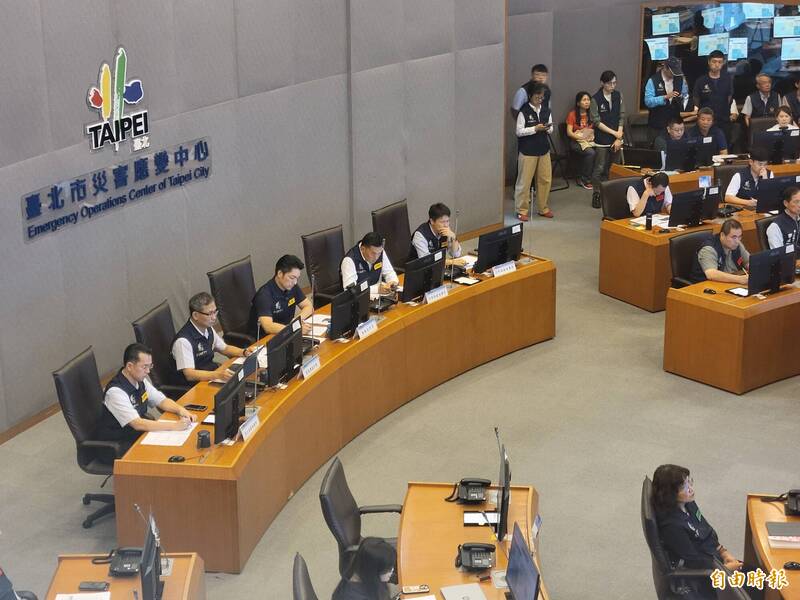 巴威來襲蔣萬安提前進駐EOC 週五颱風假依基北北桃平台討論
