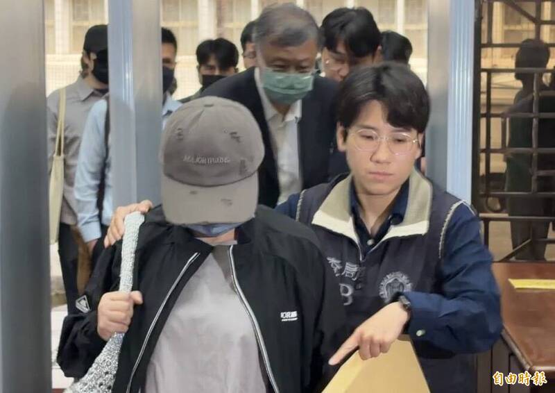 獲利21億!長榮「海空分家」爆內線交易 張國政妻兒北檢複訊