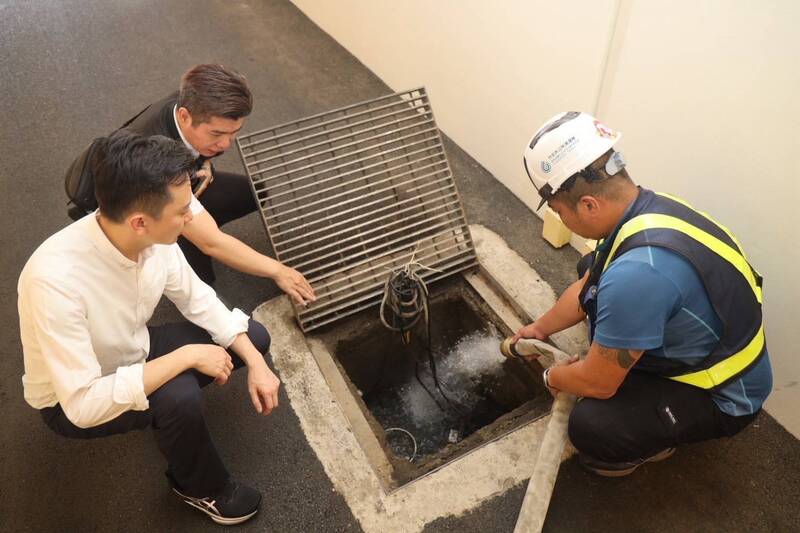 巴威颱風逼近!竹北部署千份沙包 多台抽水機防汛