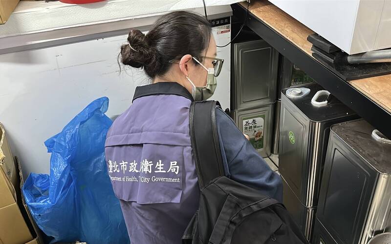 北市致癌油19家下游業者下架 6處公有市場攤商已停用