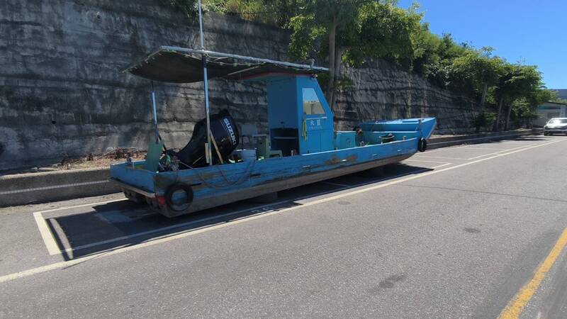 富岡漁港膠筏擺收費停車格 東縣府:緊急避難免單、颱風後需立即移走