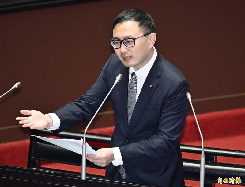 強颱巴威擋不住! 廖先翔明率藍綠立委、官員19人考察東沙島