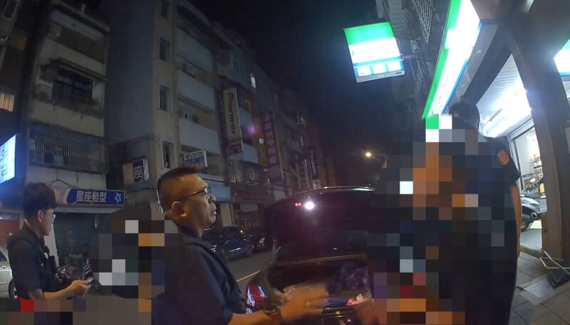 北市情侶深夜上演分手擂台 女方生氣砸車挨告毀損