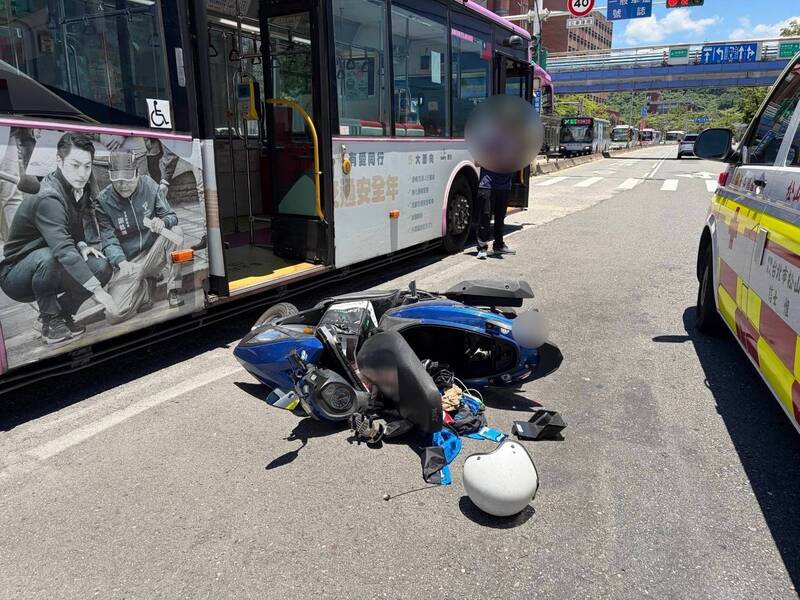 藥物反應?逆向騎車擦撞公車倒地 男唾液毒篩陽性先送辦