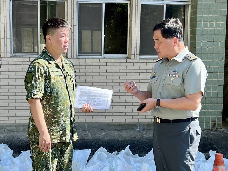 巴威來勢洶洶!國軍後備指揮官俞文鎮中將視導北部防颱
