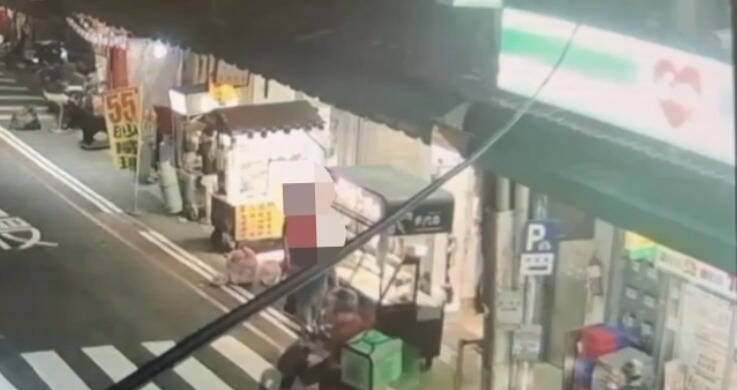 醉男大鬧興南夜市爆衝突 警火速到場壓制管束